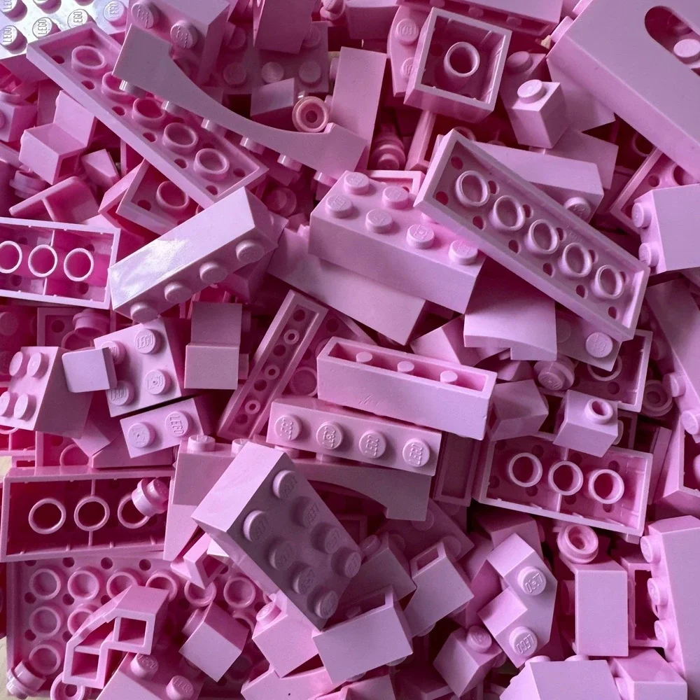 LEGO Light Pink Bricks & Assorted Lot Bulk Parts & Pieces, Half Pound, Clean‎ - Picture 2 of 3
